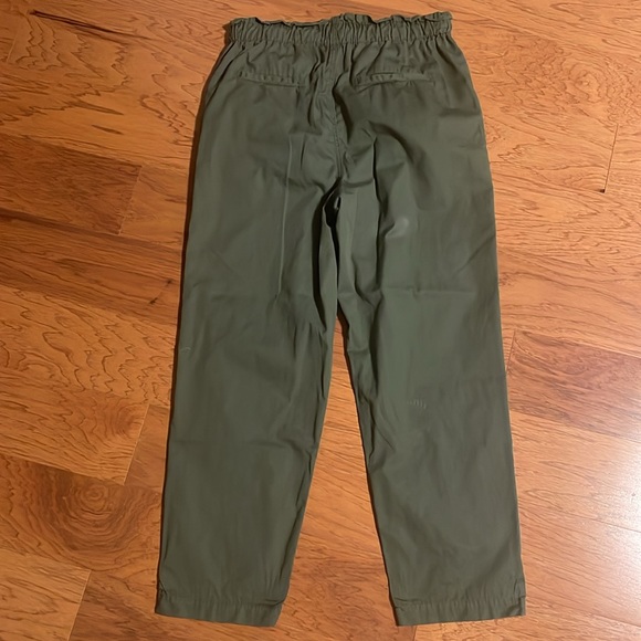 Loft green paper bag pants. Size medium. - Picture 5 of 6